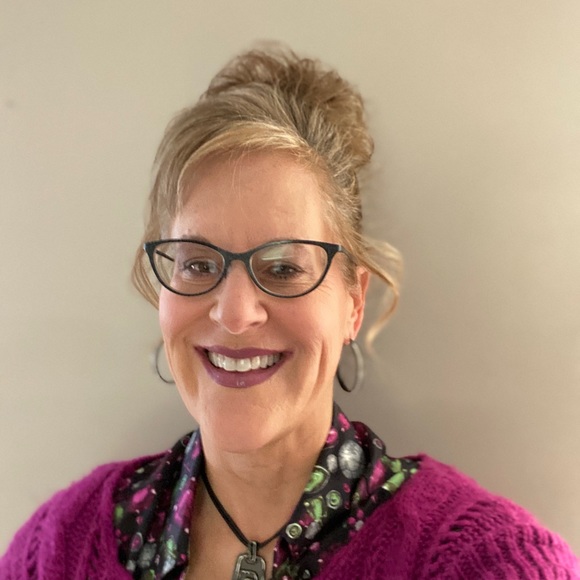 Meet your Posher, Karla - Picture 2 of 2